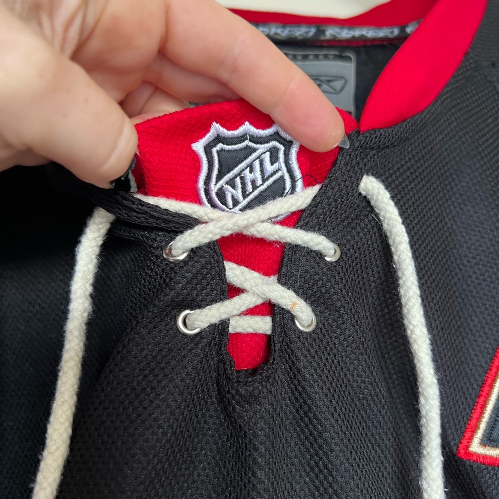 Chicago Black Hawks Authentic NHL Reebok Jersey - number 2 Keith - Picture 2 of 7